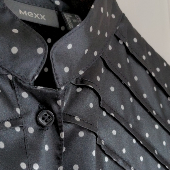 🌷Black & White Blouse - Picture 5 of 14